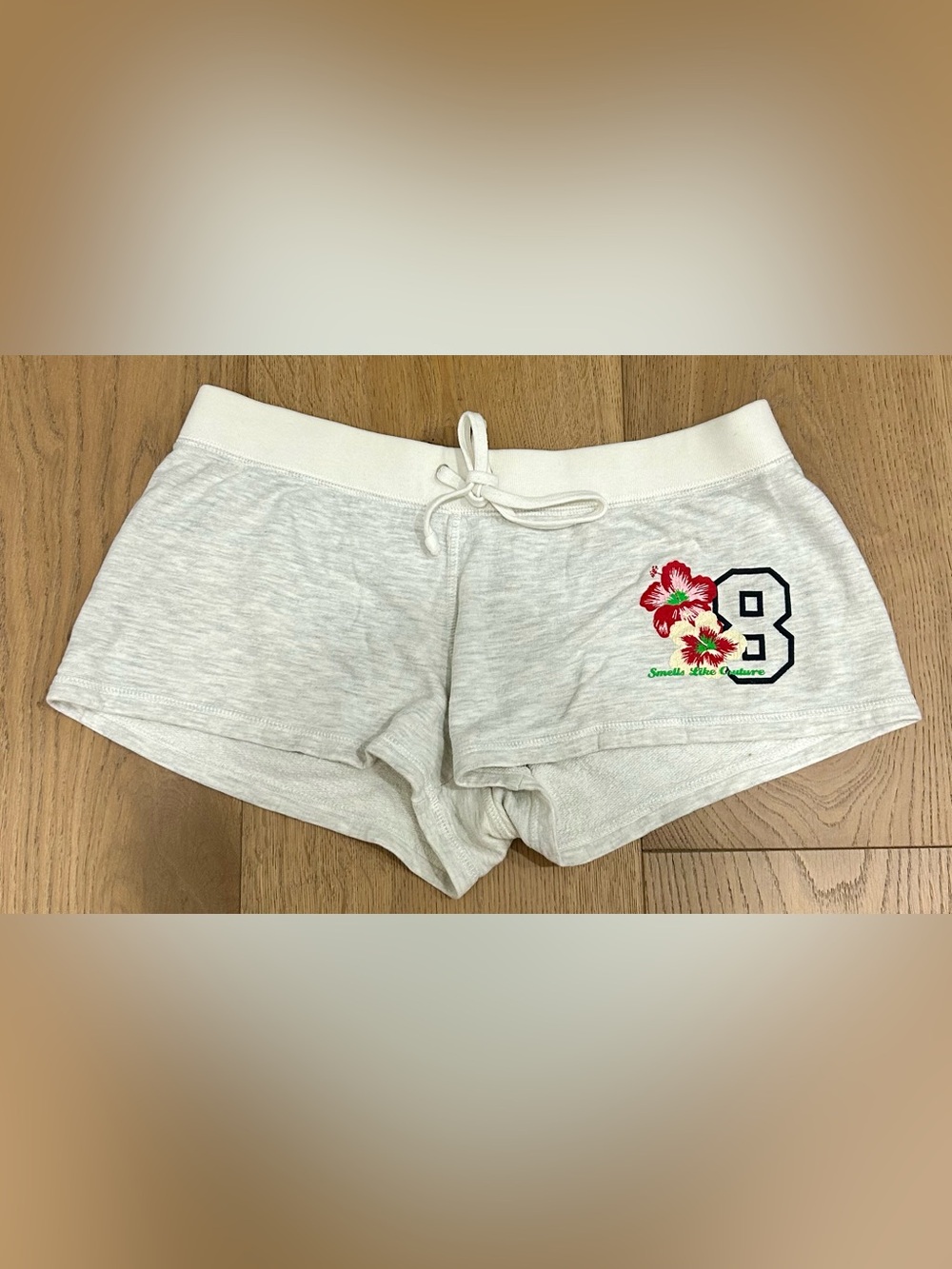 RARE Vintage Juicy Couture Shorts w. JUICY on the Back